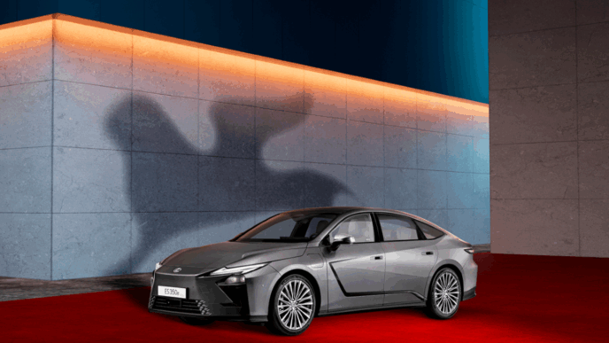 Yeni Lexus ES Sedan, 82. Venedik Film Festivali’nin Kırmızı Halısında Parlayacak