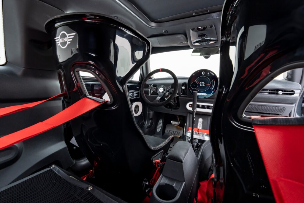 Yeni BMW iX3 ve MINI JCW x Deus Ex Machina IAA Mobility 2025’te Tanıtılacak