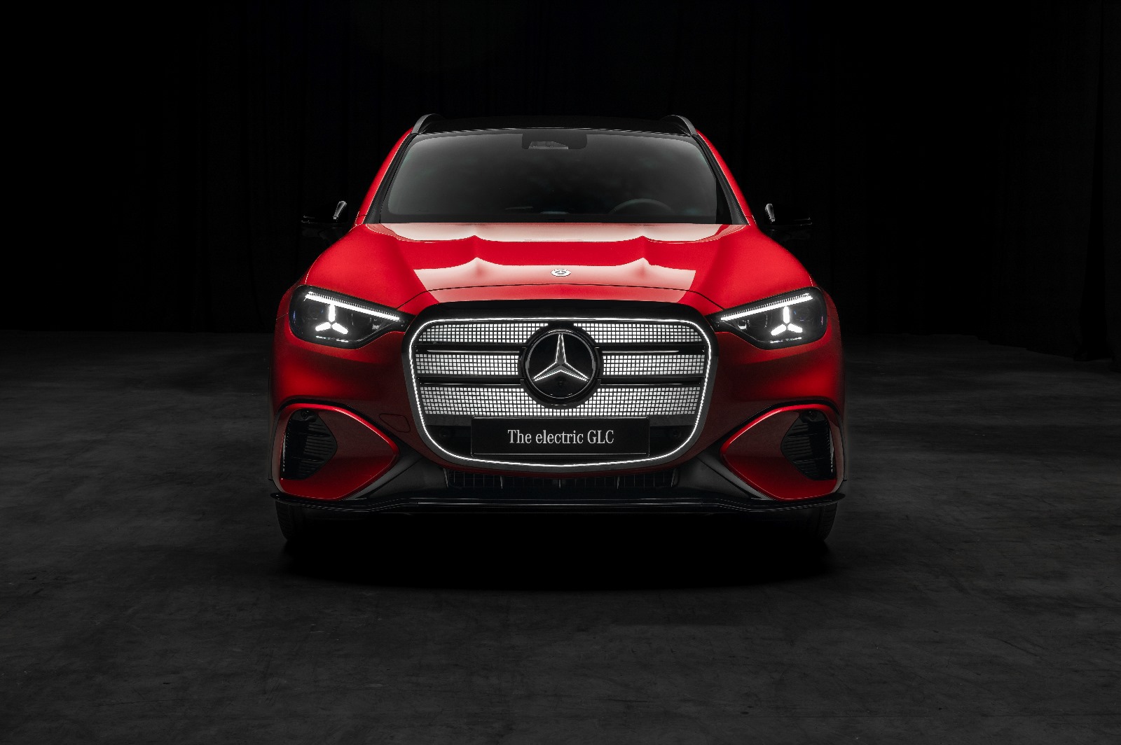 Yeni Elektrikli Mercedes GLC. 10 Dakikada 303 Kilometre
