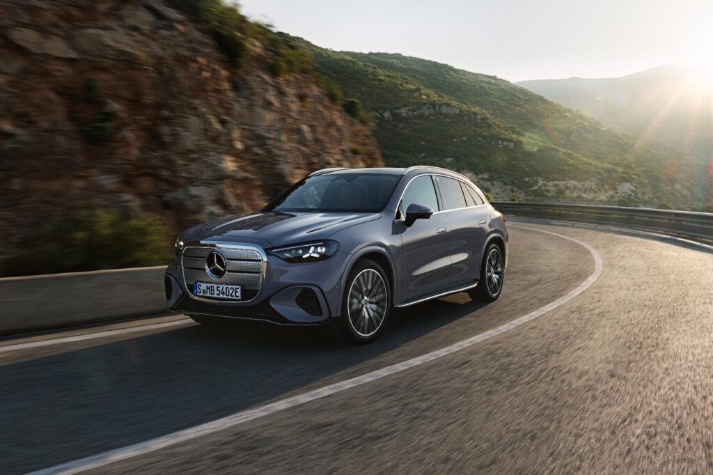 Yeni Elektrikli Mercedes GLC. 10 Dakikada 303 Kilometre