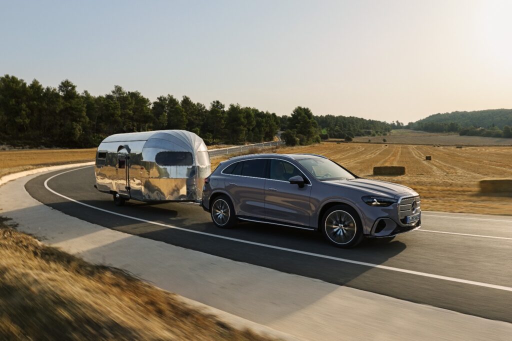 Yeni Elektrikli Mercedes GLC. 10 Dakikada 303 Kilometre