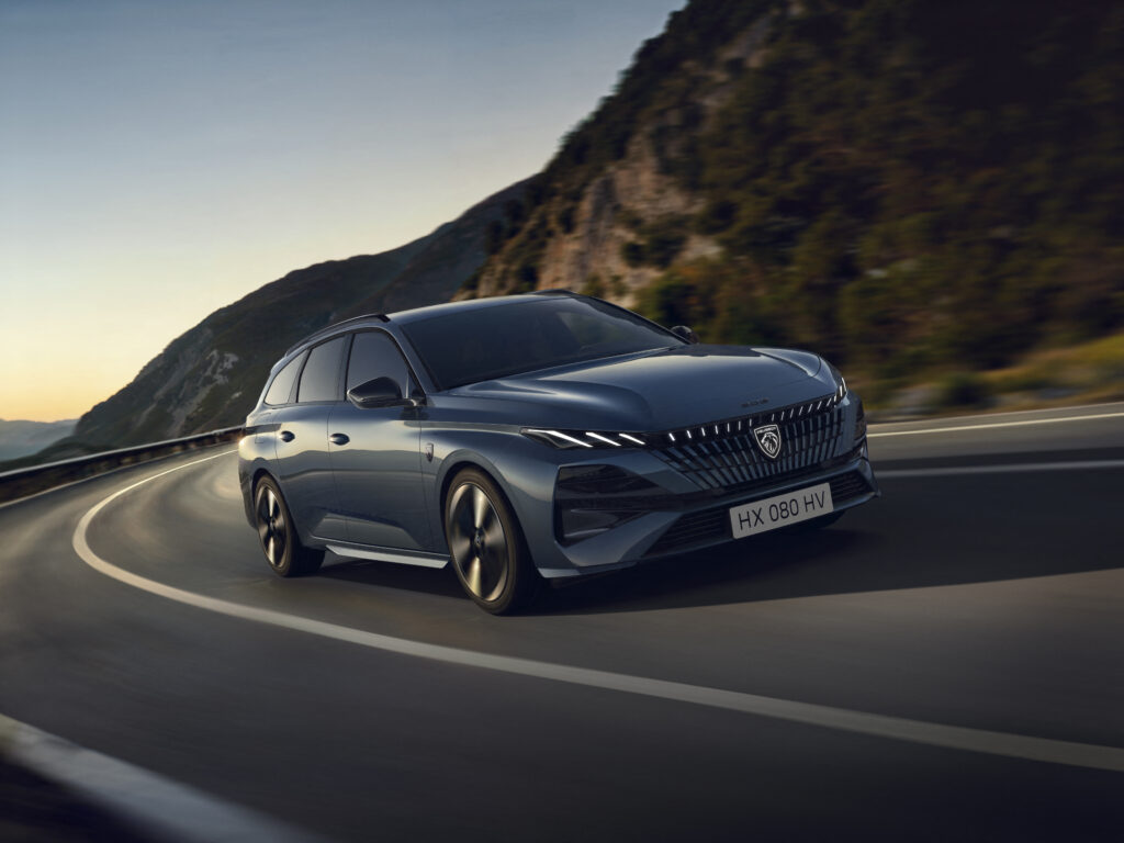 Yeni Peugeot 308 tanıtıldı. İşte özellikleri!