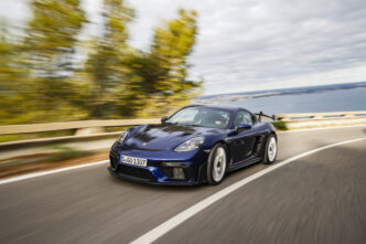 Porsche'de benzinli motorlara devam, elektrikliler yavaşlıyor