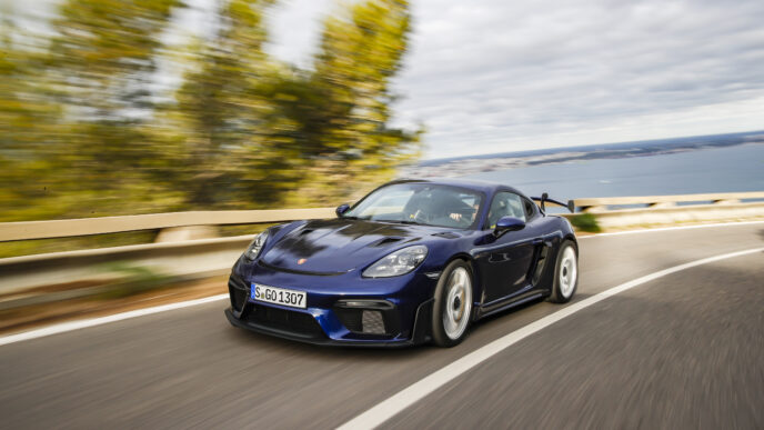 Porsche'de benzinli motorlara devam, elektrikliler yavaşlıyor