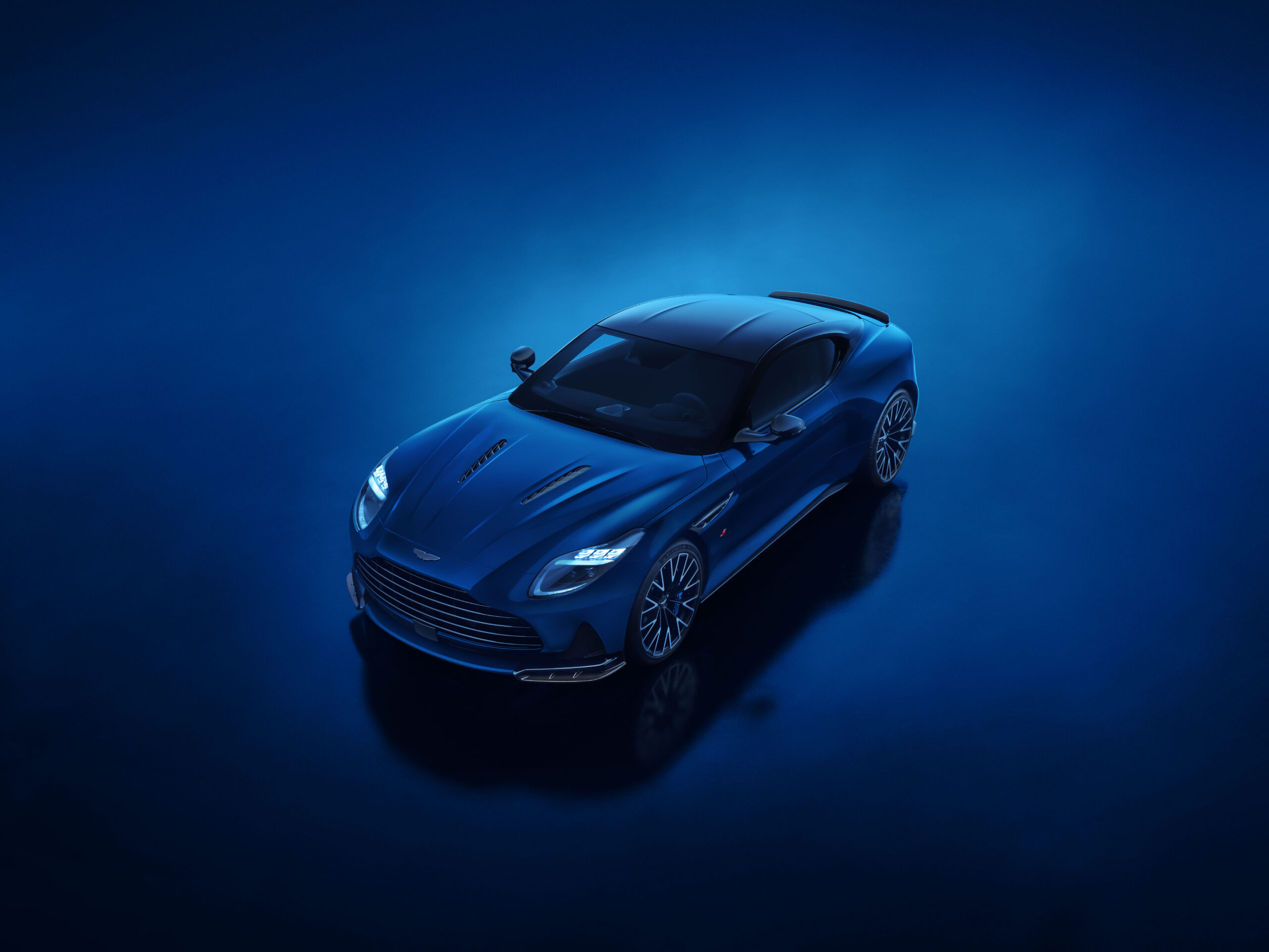 Yeni Aston Martin DB12 S Tanıtıldı: 700 HP Gücünde Süper GT