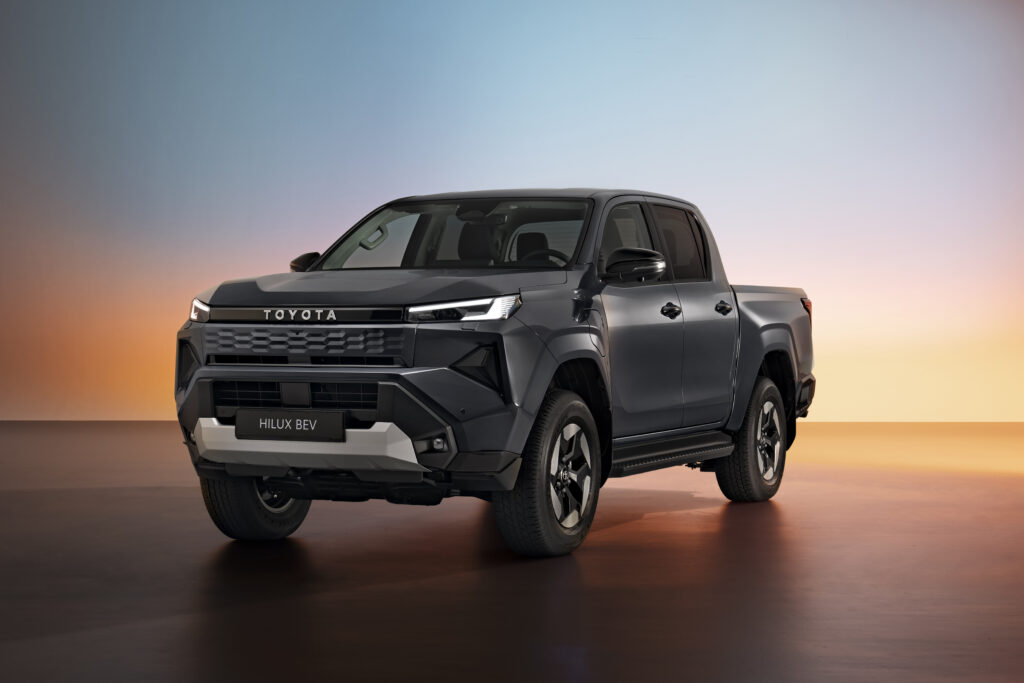 Yeni Toyota Hilux artık elektrikli