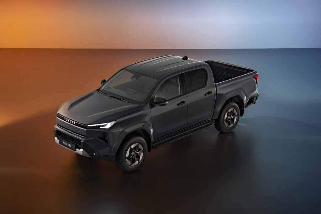 Yeni Toyota Hilux artık elektrikli