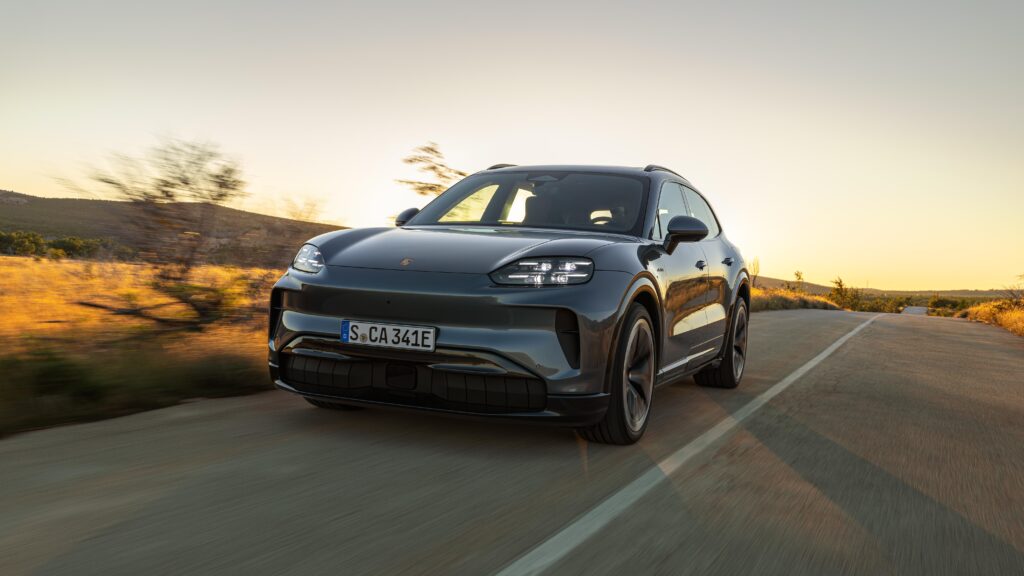 Yeni Porsche Cayenne Elektrikli