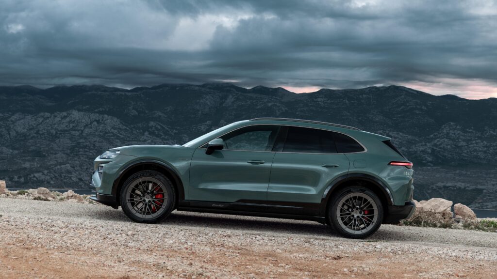Yeni Porsche Cayenne Elektrikli
