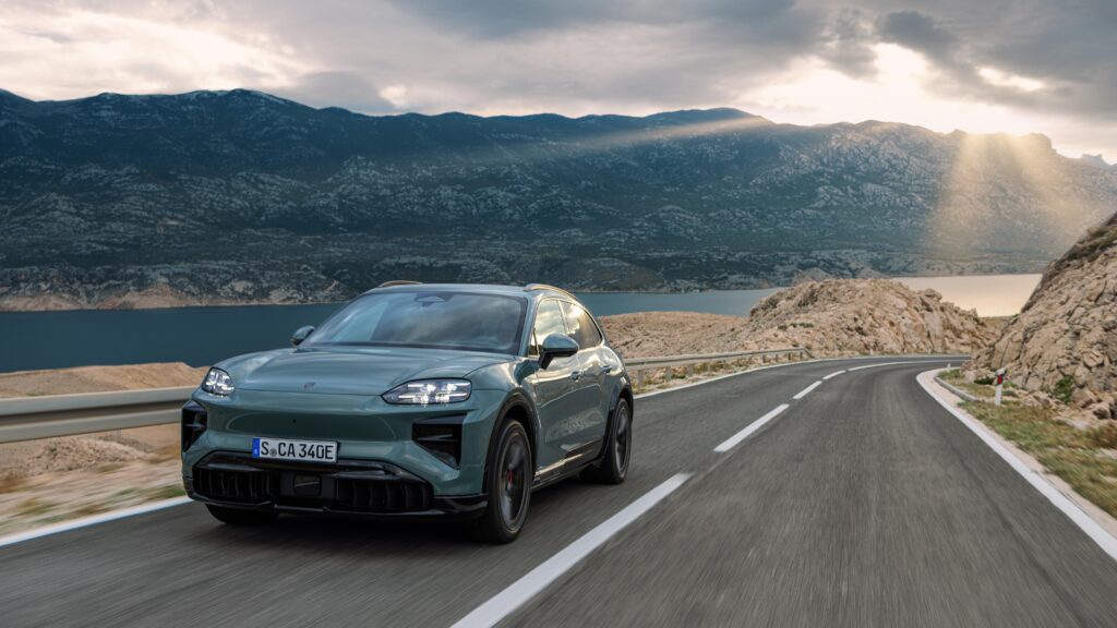 Yeni Porsche Cayenne Elektrikli