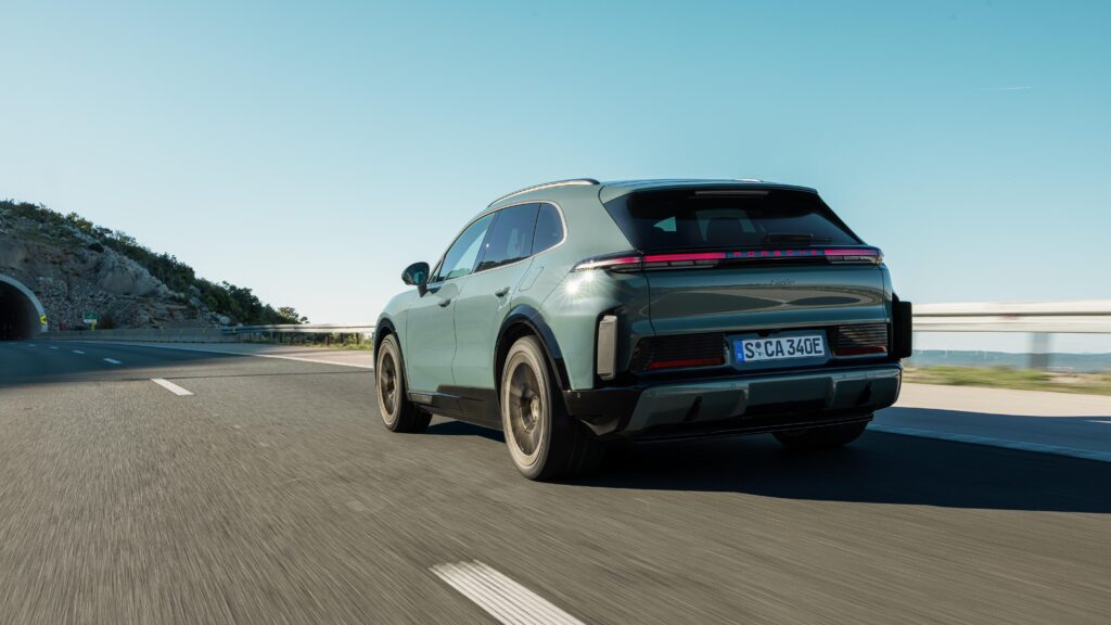 Yeni Porsche Cayenne Elektrikli