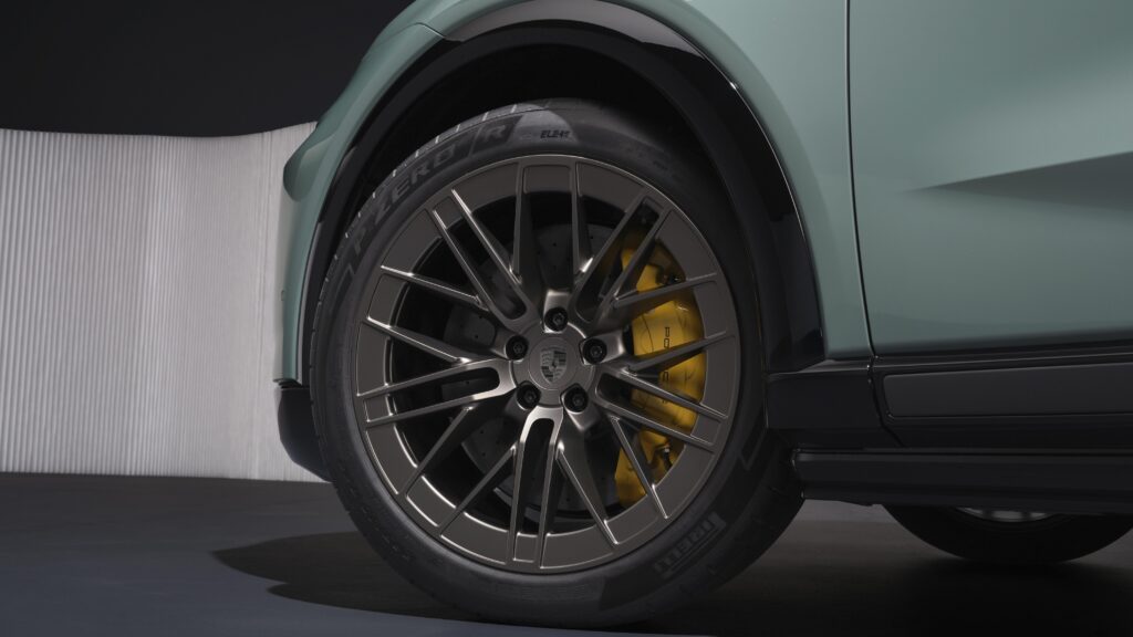 Yeni Porsche Cayenne Elektrikli