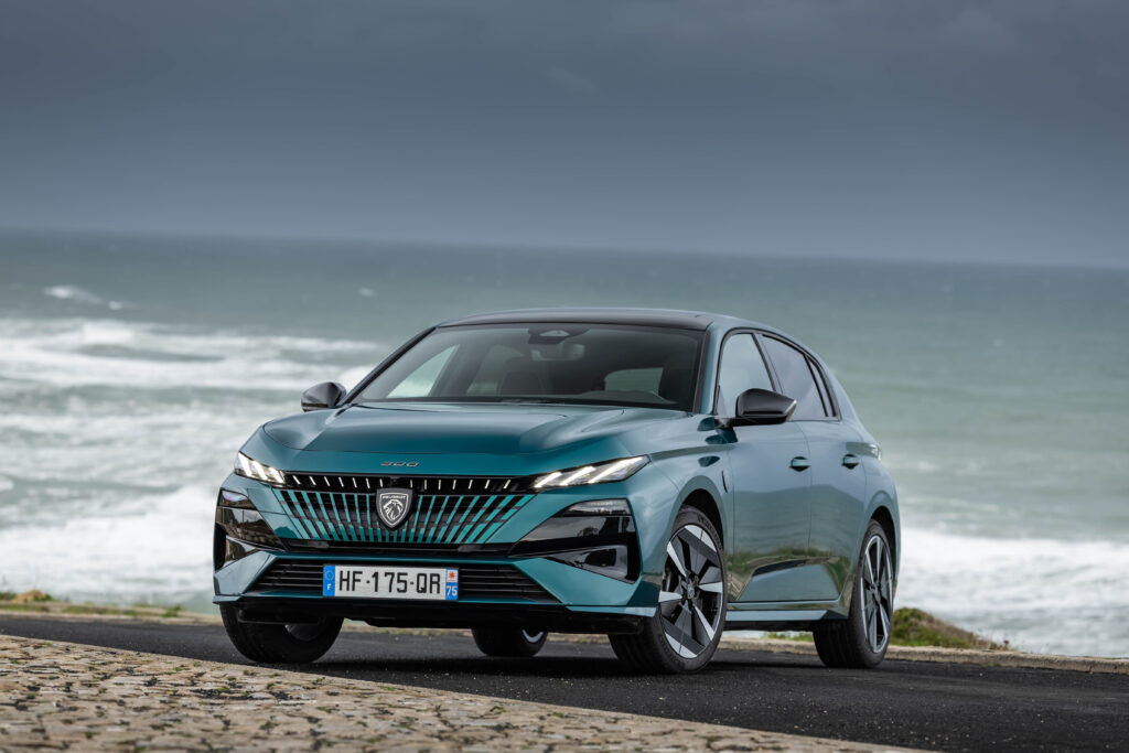 Yeni Peugeot 308 ve E-308 Makyajlandı: 2026’da Türkiye’de! İşte Özellikleri ve Motor Seçenekleri