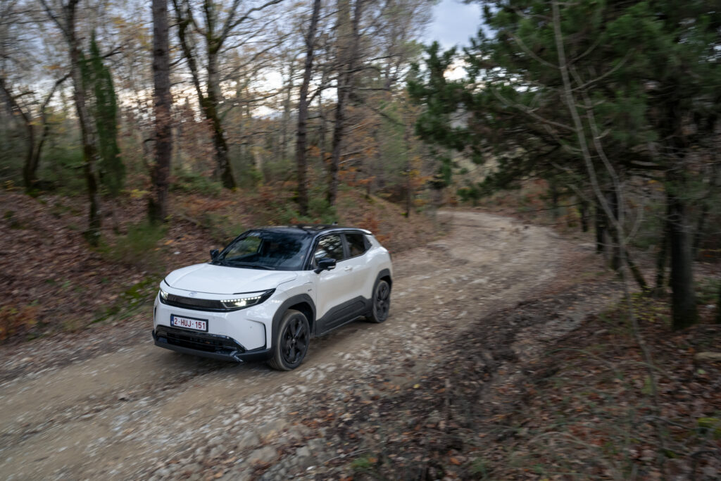 Toyota Urban Cruiser Geri Döndü: İşte Yeni Tam Elektrikli B-SUV’un Özellikleri ve Menzili