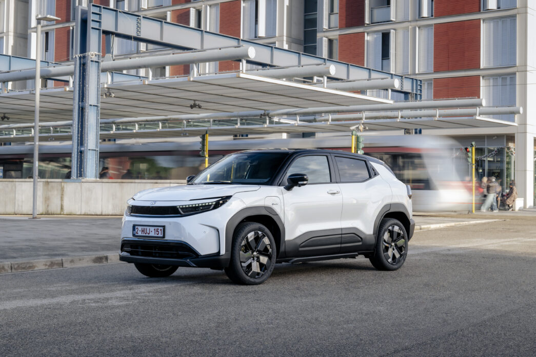 Toyota Urban Cruiser Geri Döndü: İşte Yeni Tam Elektrikli B-SUV’un Özellikleri ve Menzili