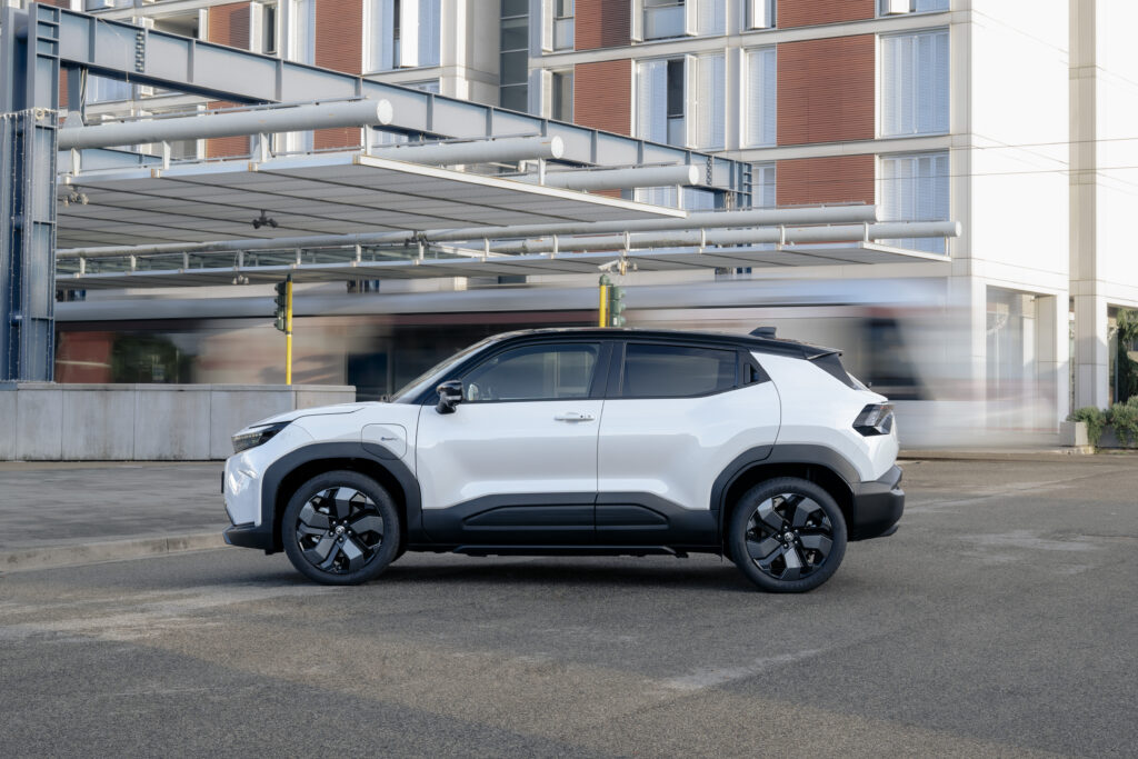 Toyota Urban Cruiser Geri Döndü: İşte Yeni Tam Elektrikli B-SUV’un Özellikleri ve Menzili