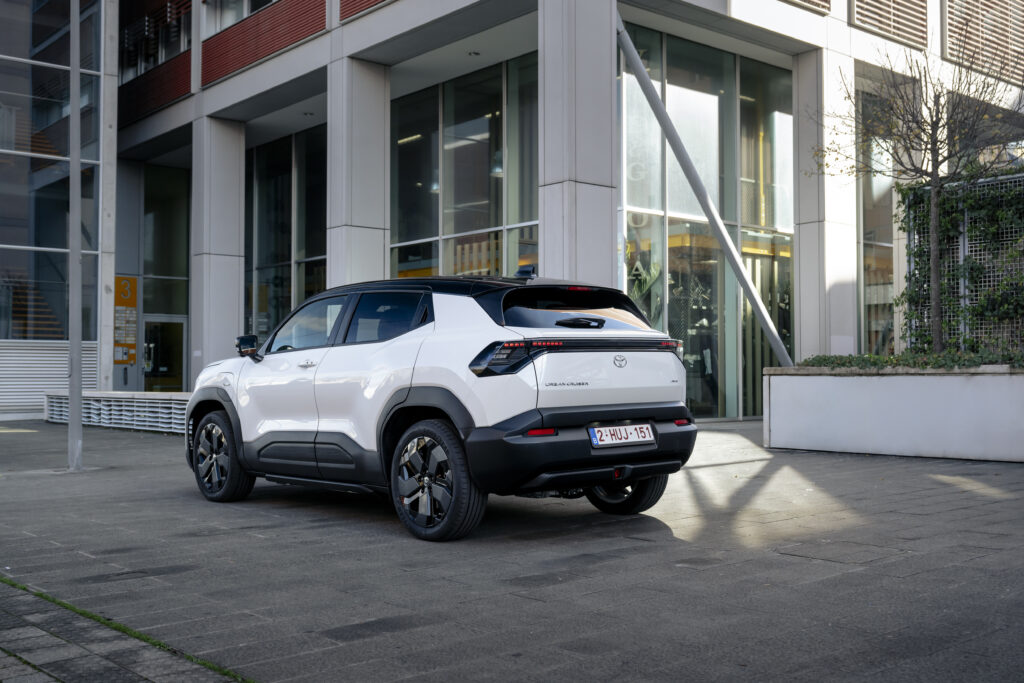 Toyota Urban Cruiser Geri Döndü: İşte Yeni Tam Elektrikli B-SUV’un Özellikleri ve Menzili
