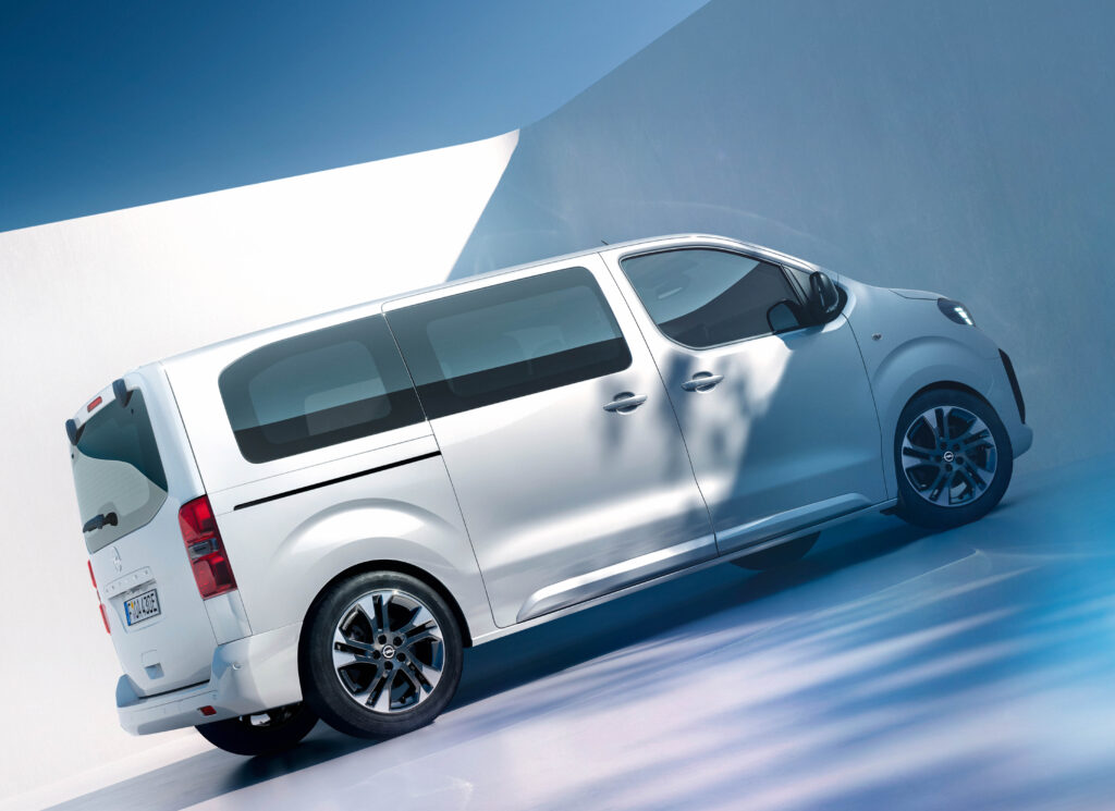 Yerli Üretim Opel Zafira ve Vivaro Satışta: Fiyat ve Özellikleri!