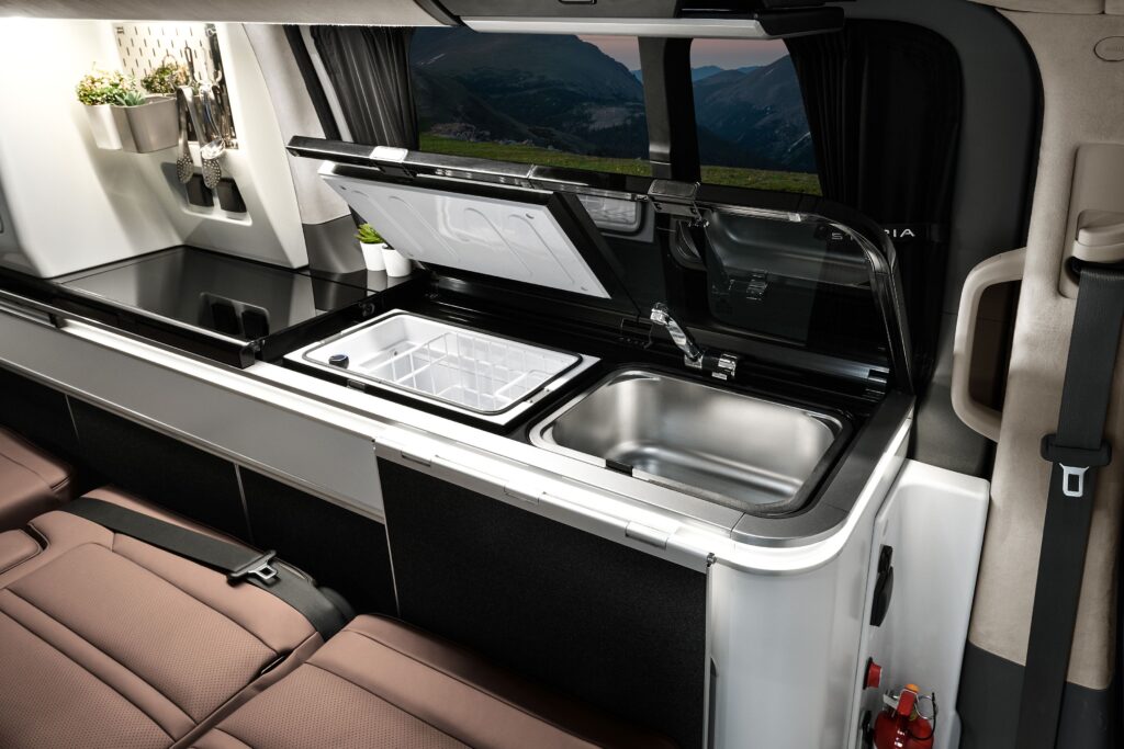 Hyundai STARIA Camper Concept: Elektrikli Geleceğin Yeni Nesil Kamp Aracı