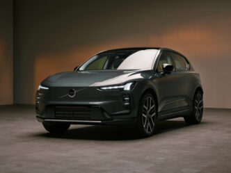 Yeni Volvo EX60 Tanıtıldı: 810 km Menzil ve Şaşırtan Şarj Hızı