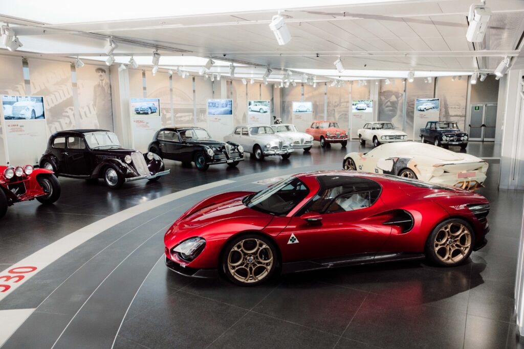 Sadece 33 Adet Üretilen Efsanevi Alfa Romeo 33 Stradale Müze’ye Döndü