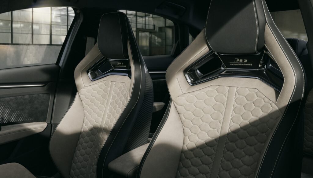 Audi RS 3 Competition Limited sahneye çıktı