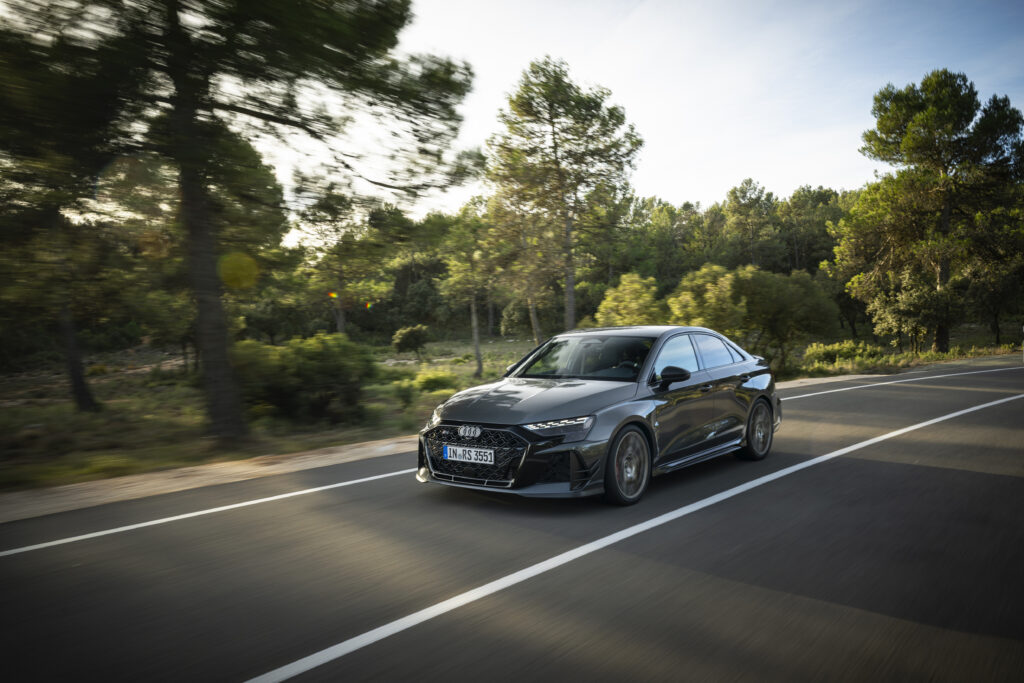 Audi RS 3 Competition Limited sahneye çıktı