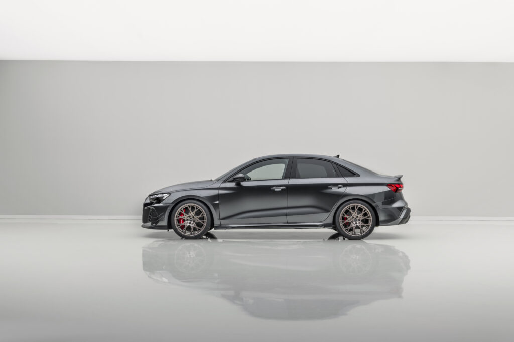 Audi RS 3 Competition Limited sahneye çıktı