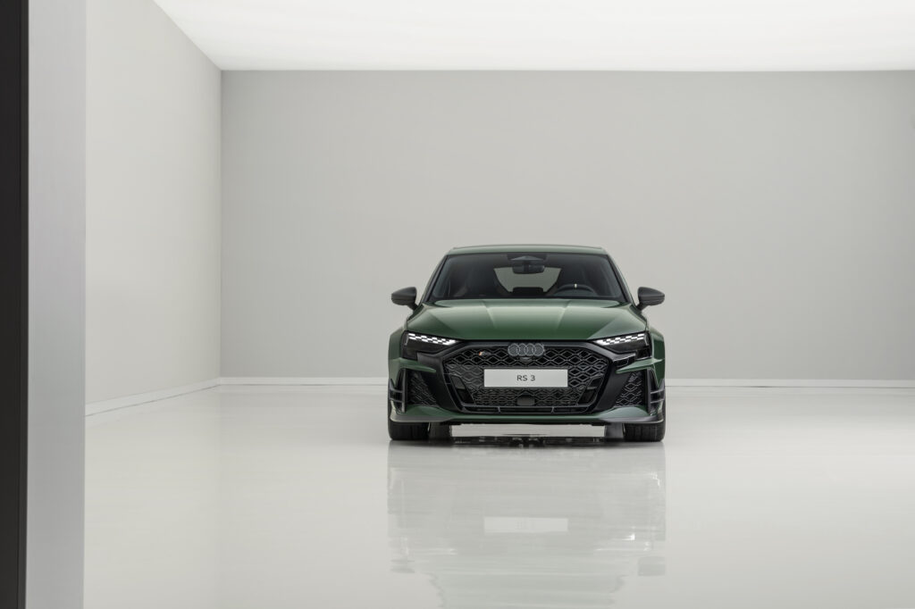 Audi RS 3 Competition Limited sahneye çıktı
