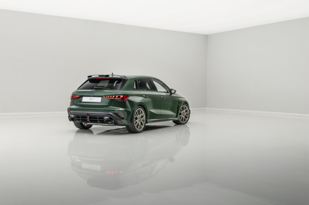 Audi RS 3 Competition Limited sahneye çıktı