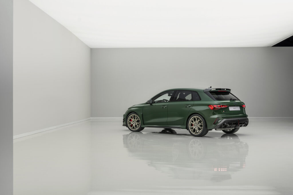 Audi RS 3 Competition Limited sahneye çıktı