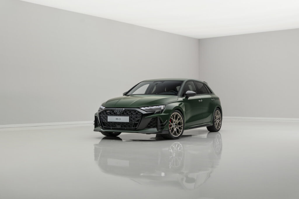 Audi RS 3 Competition Limited sahneye çıktı
