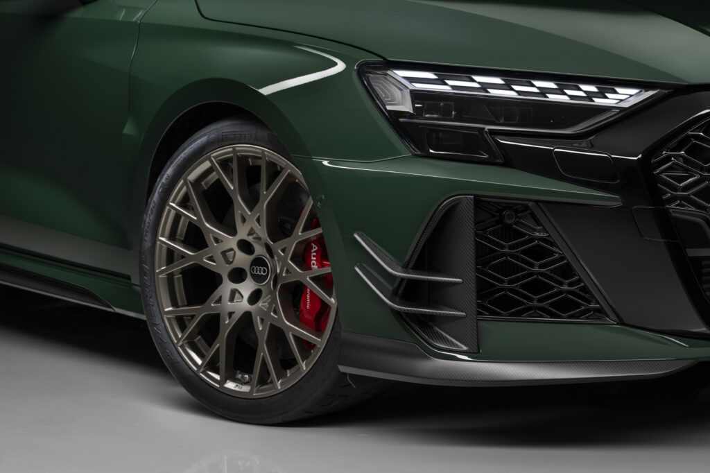 Audi RS 3 Competition Limited sahneye çıktı