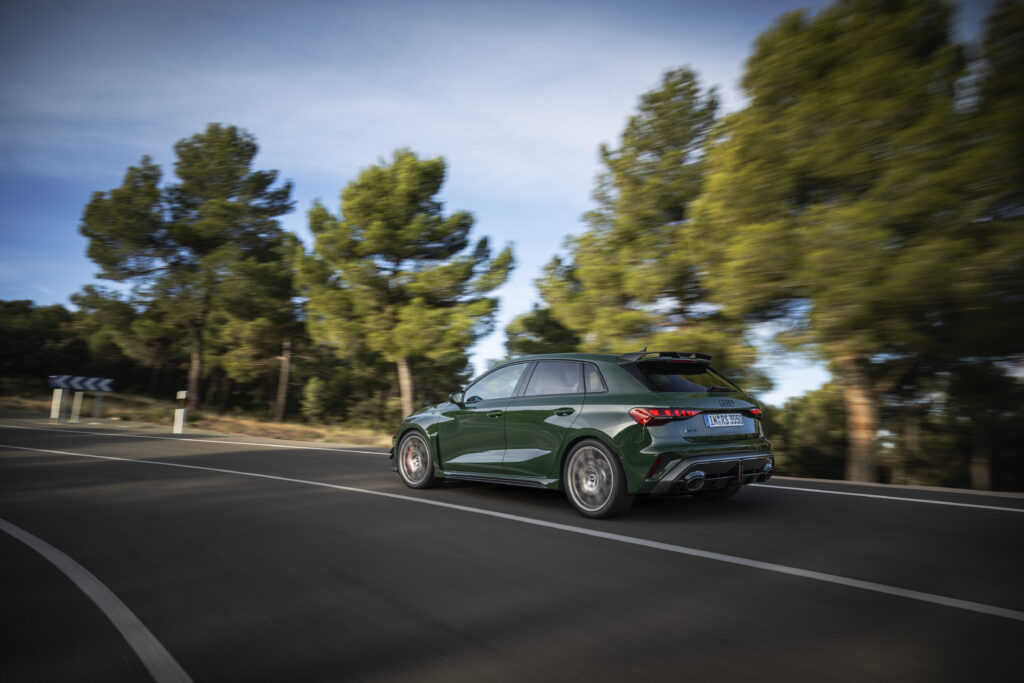 Audi RS 3 Competition Limited sahneye çıktı