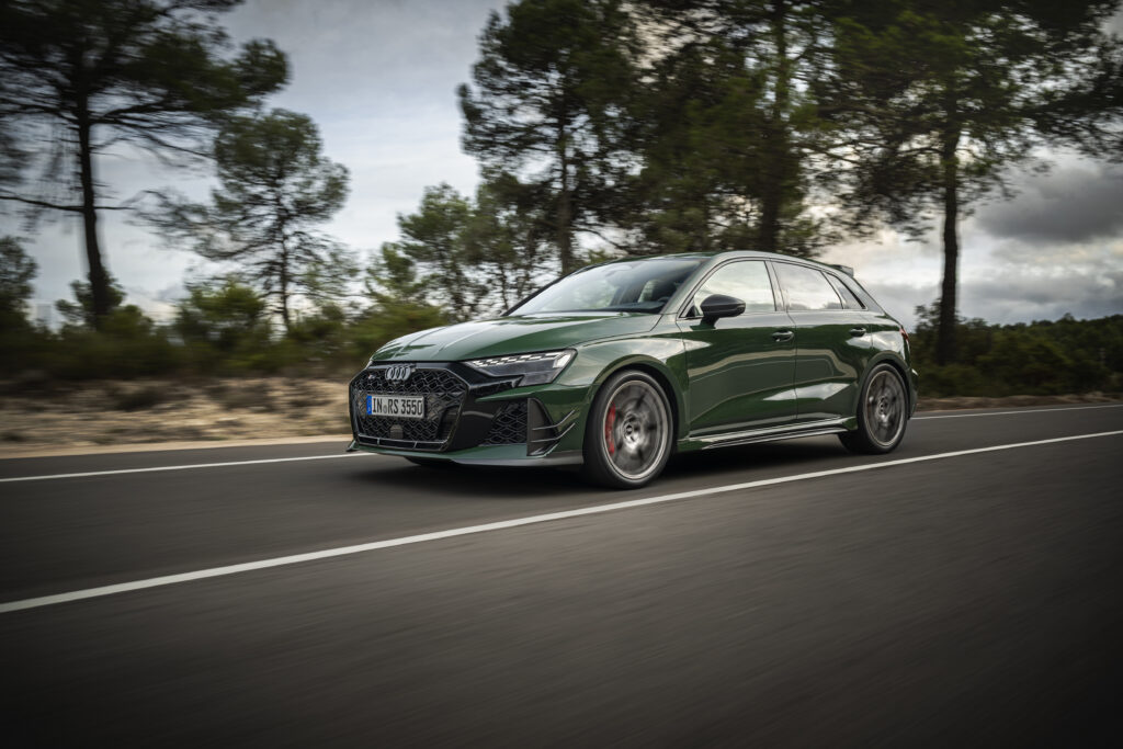 Audi RS 3 Competition Limited sahneye çıktı