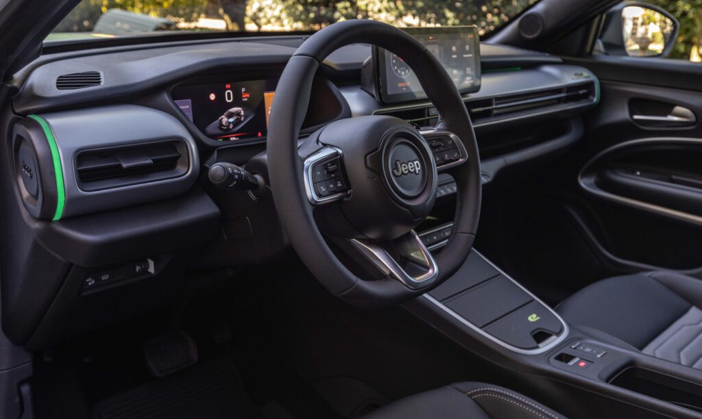 Jeep Avenger 4xe İncelemesi