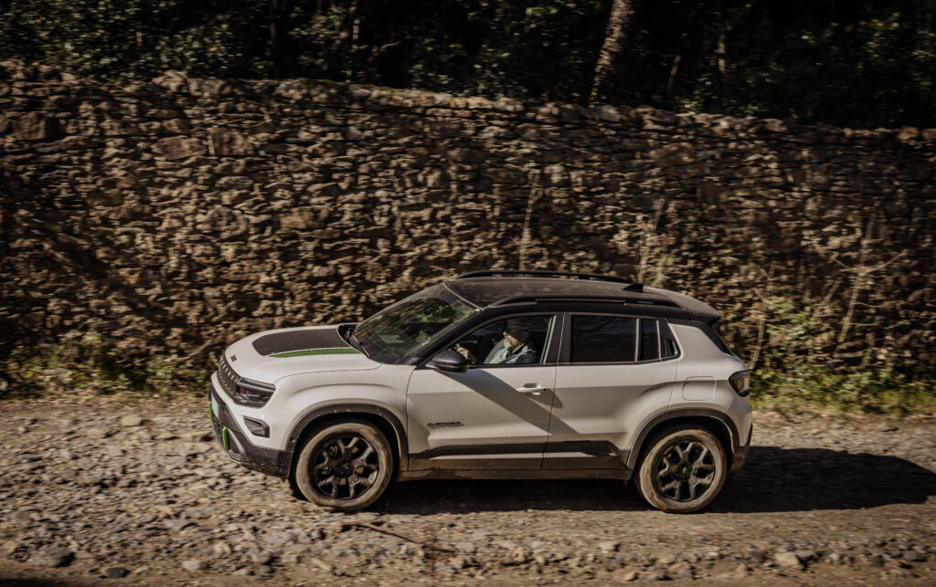 Jeep Avenger 4xe İncelemesi