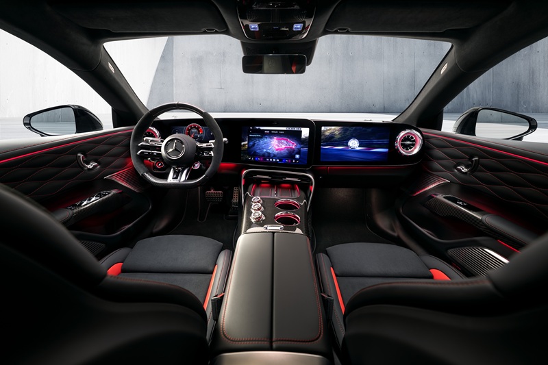 Yeni Mercedes-AMG GT 4 Kapı Coupé’nin Kokpiti Tanıtıldı