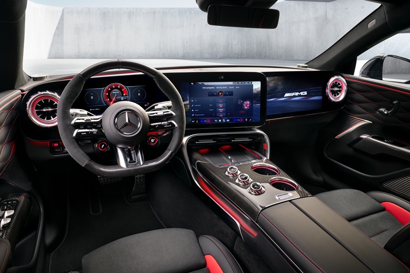 Yeni Mercedes-AMG GT 4 Kapı Coupé’nin Kokpiti Tanıtıldı