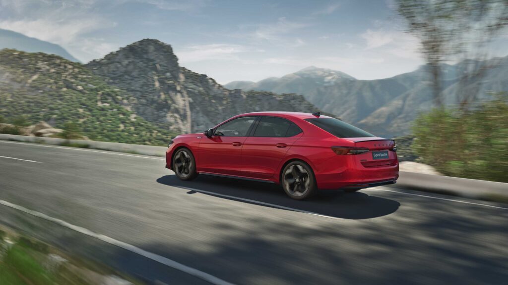 Skoda Superb Sportline MHEV Türkiye’de Satışa Sunuldu