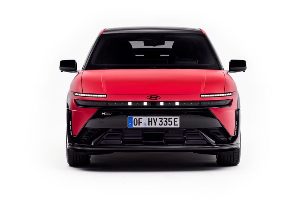 Hyundai IONIQ 3 Tanıtıldı: Türkiye’de Üretilecek Yeni Elektrikli Hatchback