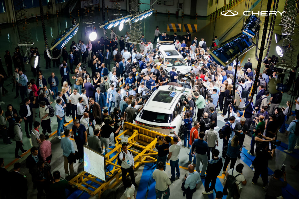 Chery TIGGO9 Üç Araçlı Çarpışma Testini Başarıyla Tamamladı
