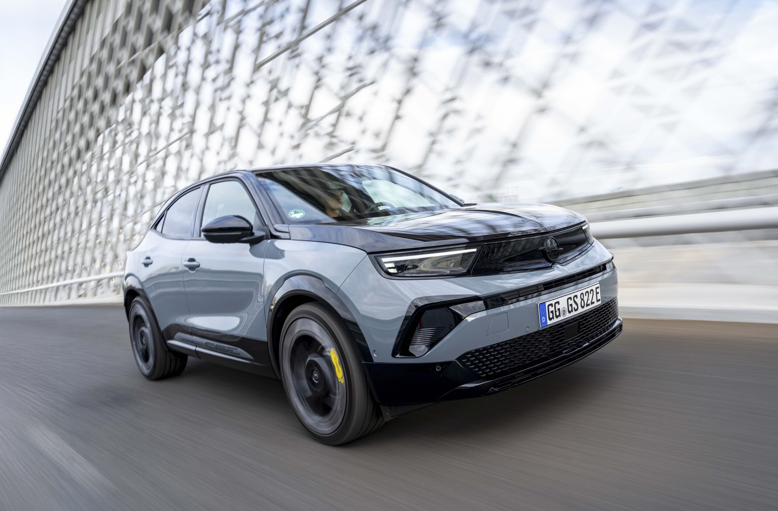 Opel Mokka GSE Türkiye’de: 281 HP’lik Elektrikli Performans SUV