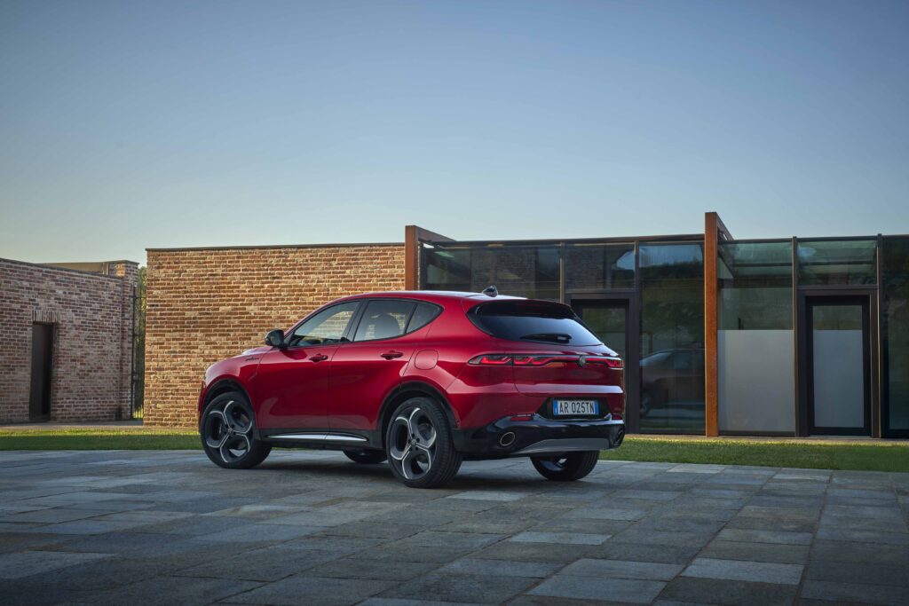 Yeni Alfa Romeo Tonale Türkiye’de: Hibrit Güç ve İtalyan Tasarımı