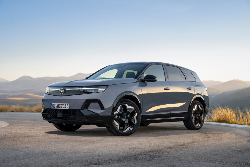 Opel Grandland Elektrik AWD Türkiye’de: 325 HP Güç ve Akıllı 4×4