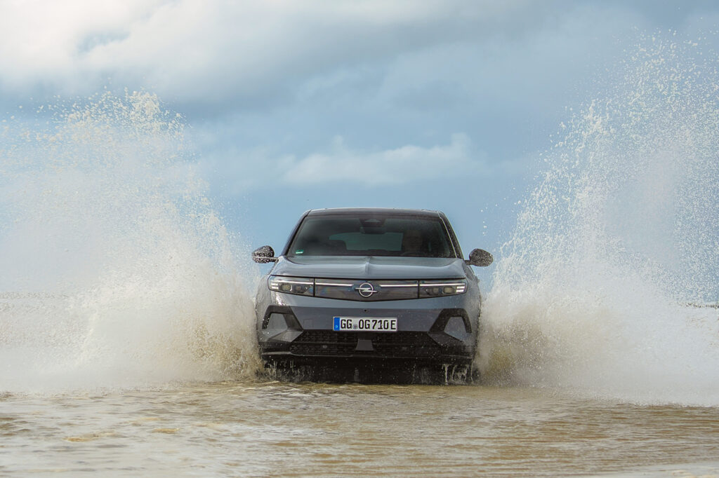 Opel Grandland Elektrik AWD Türkiye’de: 325 HP Güç ve Akıllı 4×4