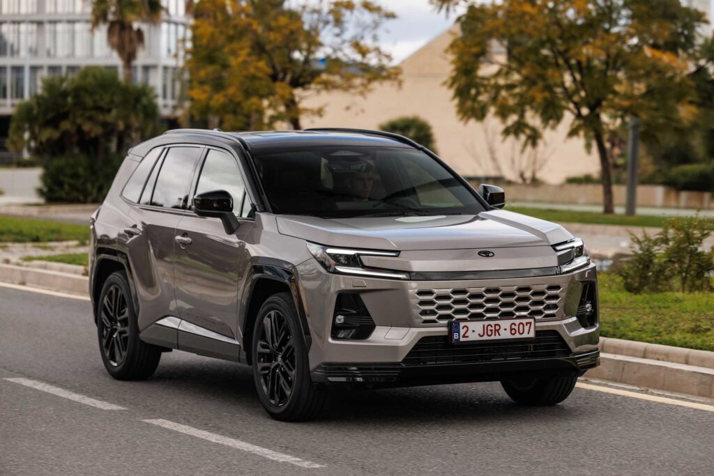 Yeni Toyota RAV4 Tanıtıldı: Altıncı Nesil SUV 2026’da Türkiye’de