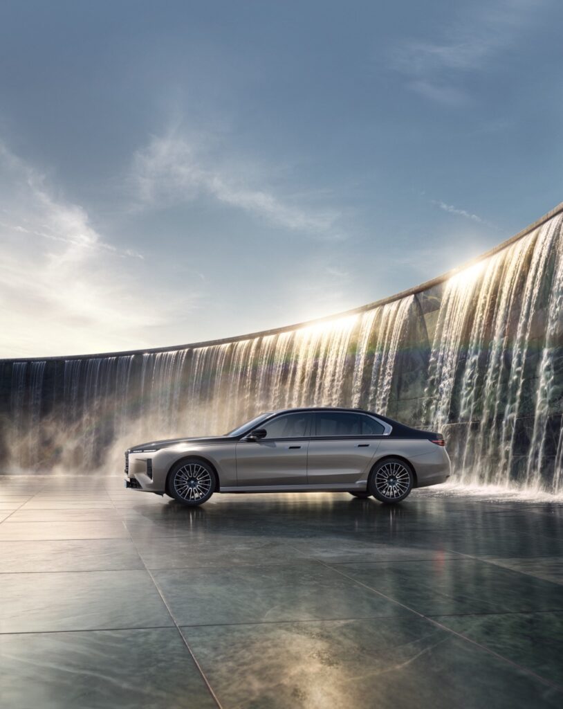 Yeni BMW 7 Serisi Tanıtıldı: 720 KM Elektrikli Menzil ve Neue Klasse Teknolojisi