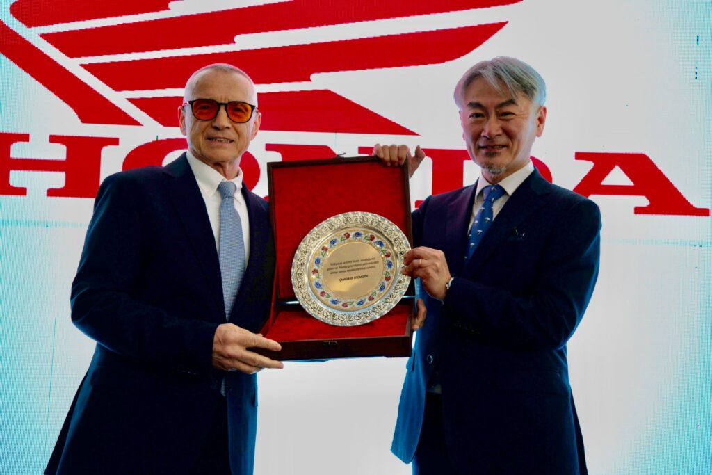 Honda’nın İzmir Gaziemir’deki yeni bayisi Honda Motosiklet Çamkıran açıldı