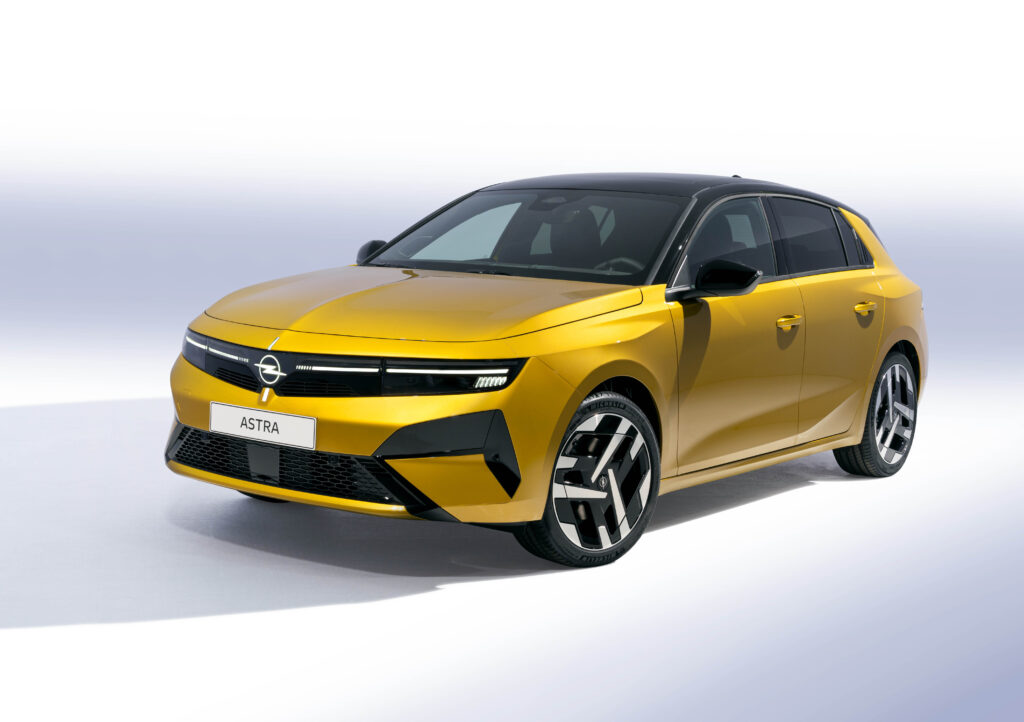 Yenilenen Opel Astra Türkiye’de: Yeni Tasarım, Dizel Motor ve Gelişmiş Teknolojiler
